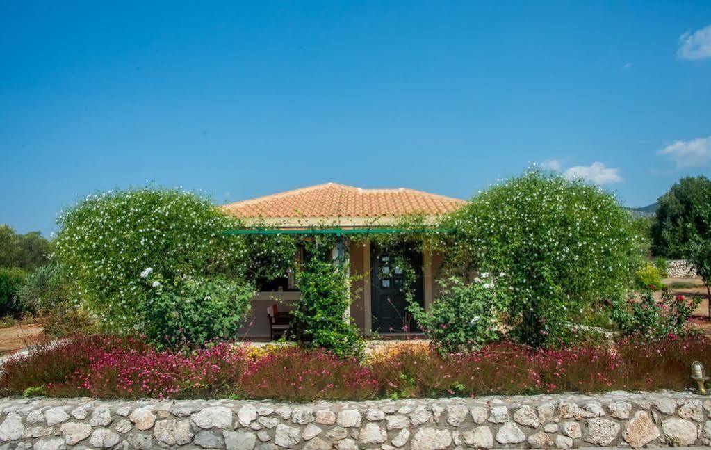 Korallis Villas Livathos  Exterior photo